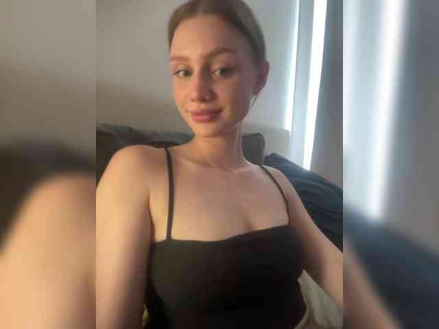 RealLinaaa webcam