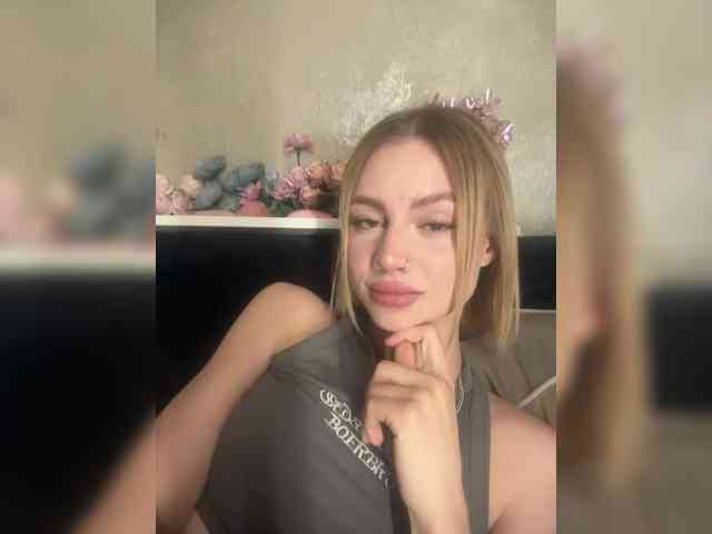 RealLinaaa webcam