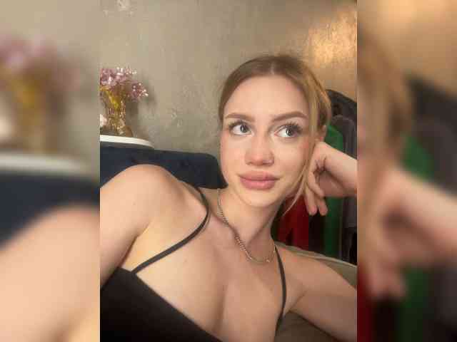 RealLinaaa webcam