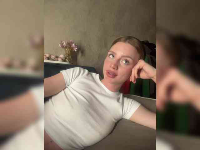 RealLinaaa webcam