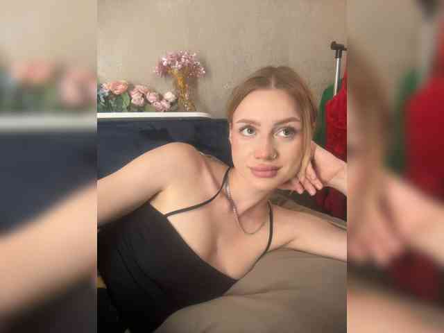 RealLinaaa webcam