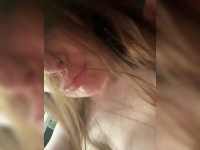 mintgirl live cam on BongaCams