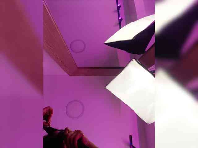 MaiaWatson webcam