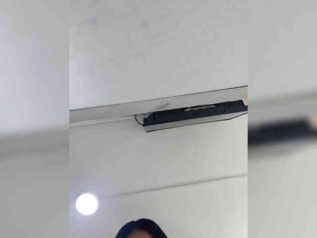 MaiaWatson webcam