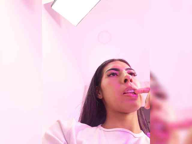 MaiaWatson webcam