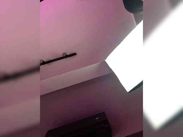 MaiaWatson webcam