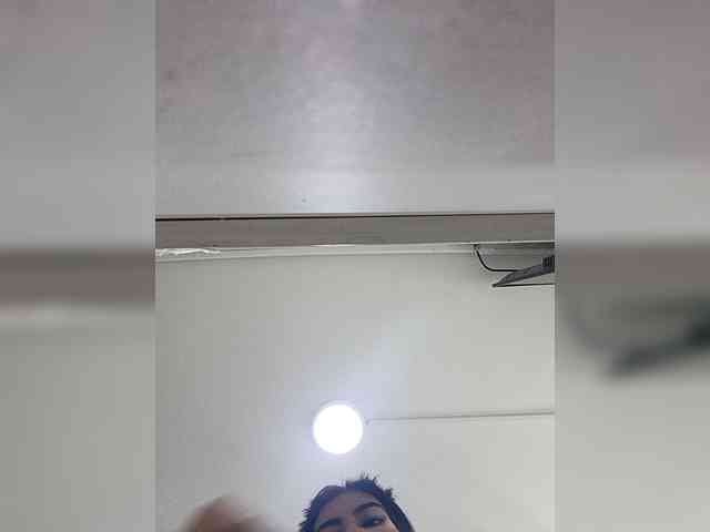 MaiaWatson webcam