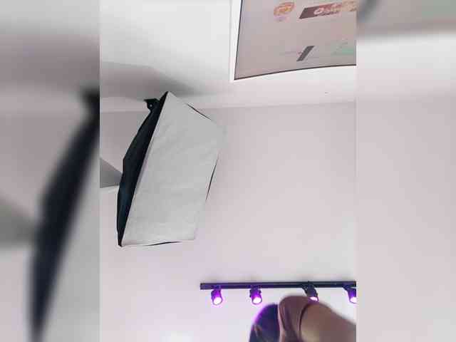 MaiaWatson webcam
