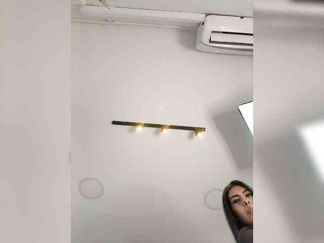 MaiaWatson webcam