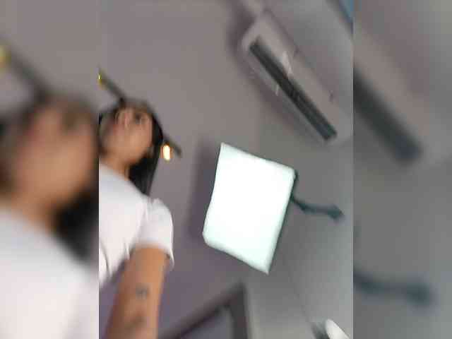 MaiaWatson webcam