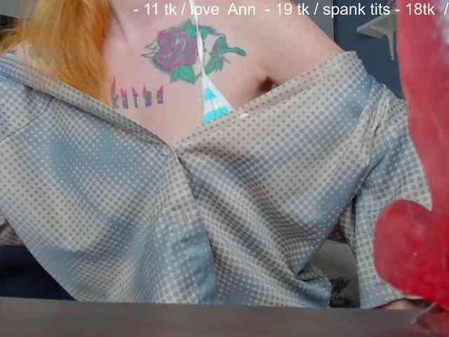 SquirtPrincess webcam