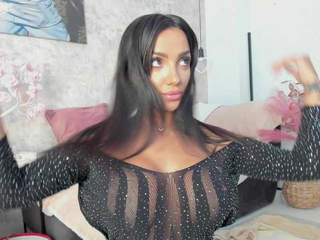 Erikabeee1 live cam on BongaCams