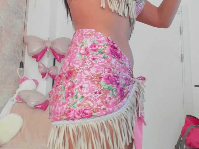 Erikabeee1 live cam on BongaCams
