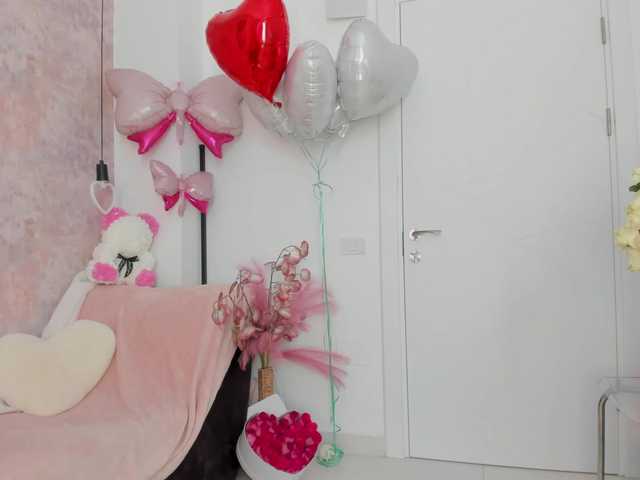 Erikabeee1 live cam on BongaCams