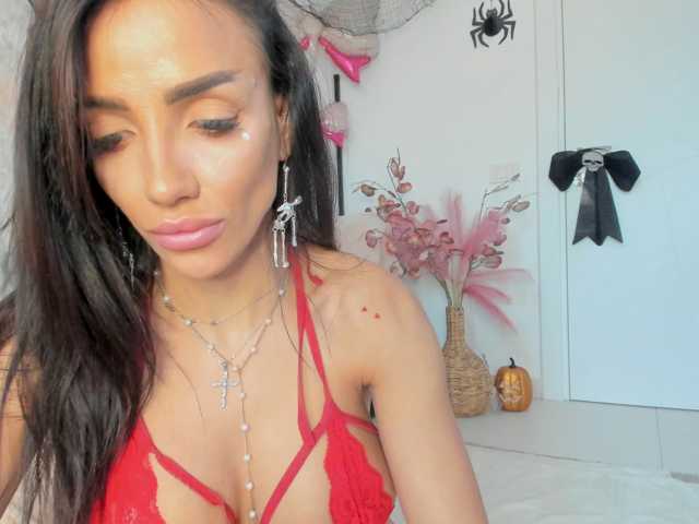 Erikabeee1 live cam on BongaCams