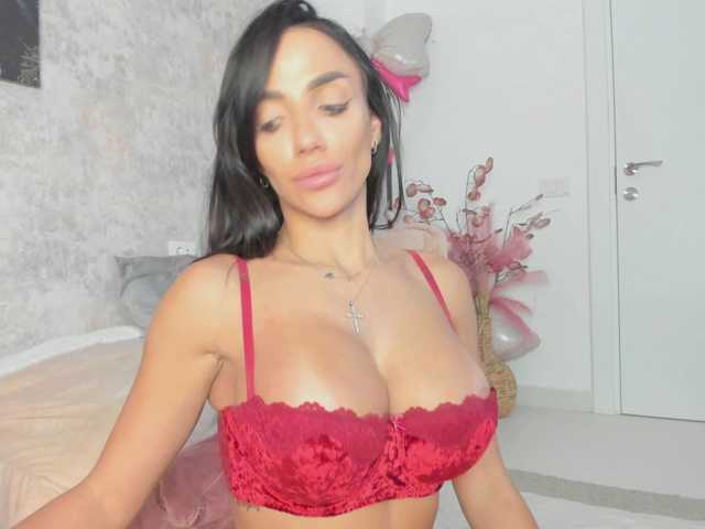 Erikabeee1 live cam on BongaCams