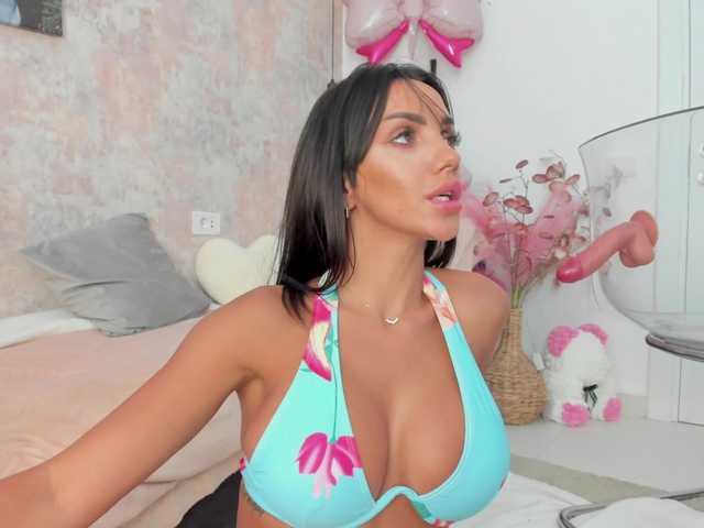 Erikabeee1 live webcam show