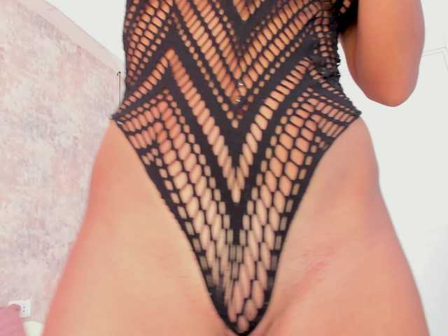 Erikabeee1 live cam on BongaCams