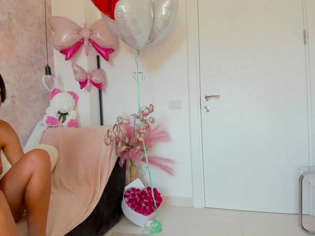 Erikabeee1 live cam on BongaCams