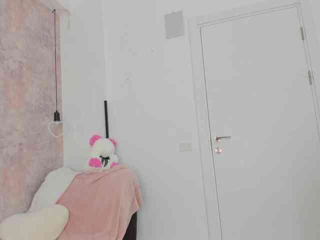 Erikabeee1 Live Webcam on BongaCams