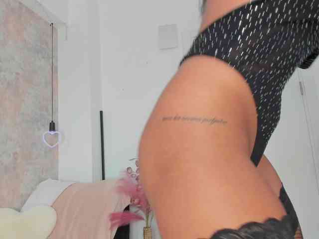 Erikabeee1 webcam