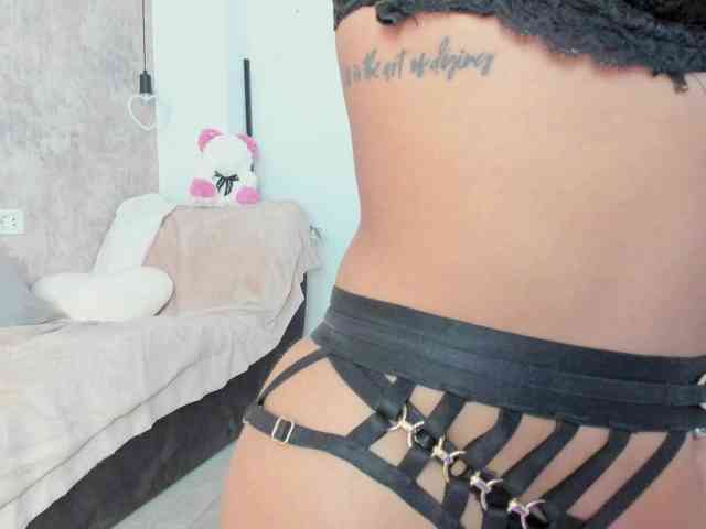 Erikabeee1 webcam