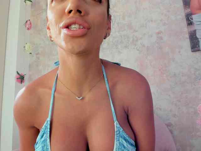 Erikabeee1 webcam