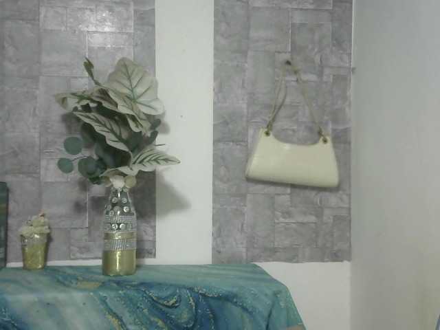 Maha19x's BongaCams show and profile