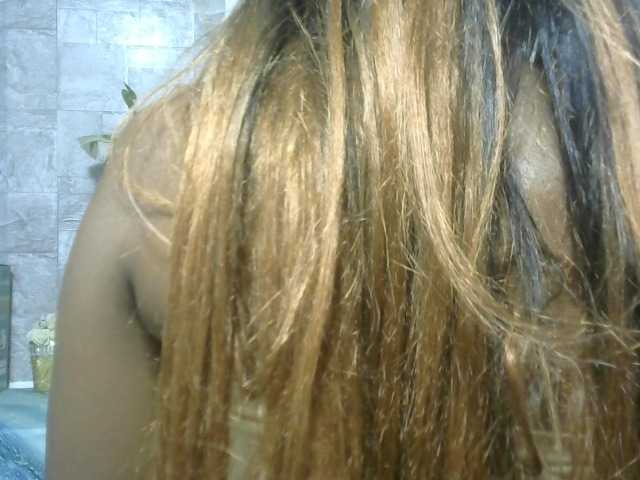 Maha19x's BongaCams show and profile