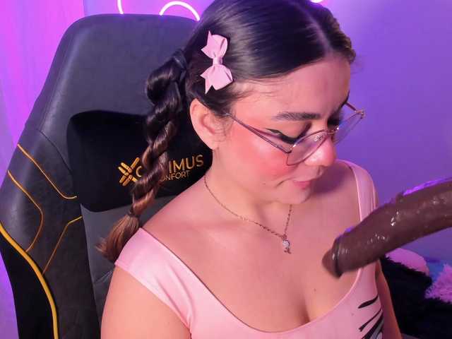 Belacurvyx's BongaCams show and profile