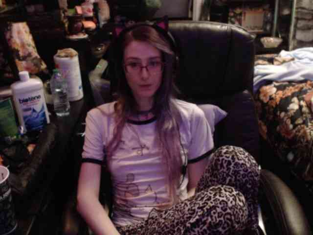 pussyxpaladin webcam