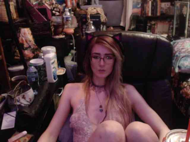 pussyxpaladin webcam