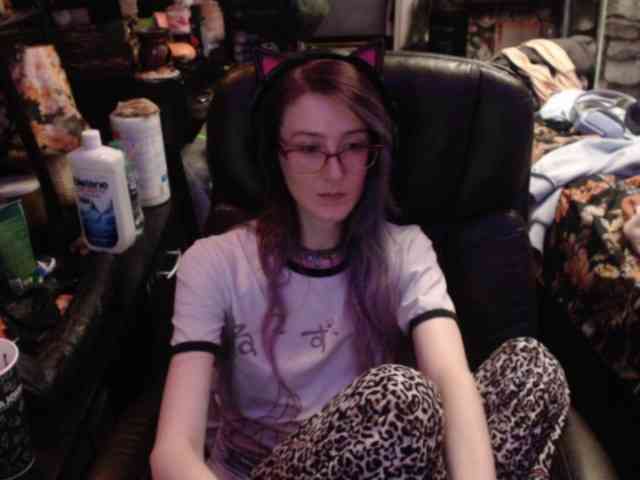 pussyxpaladin webcam