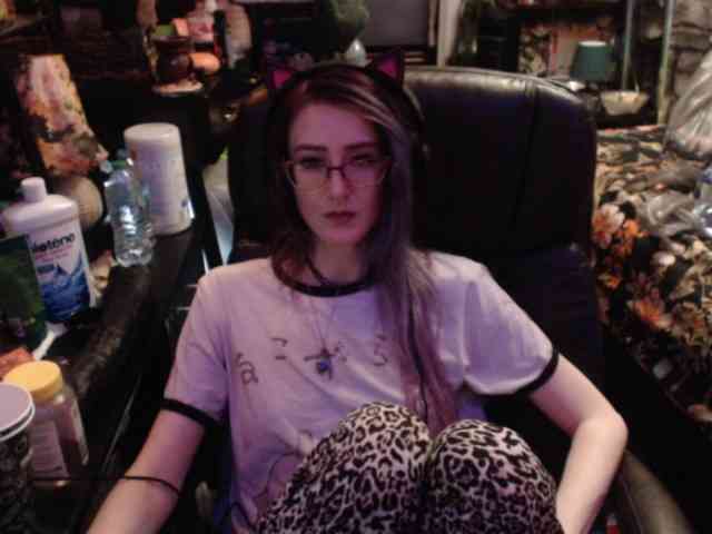 pussyxpaladin webcam