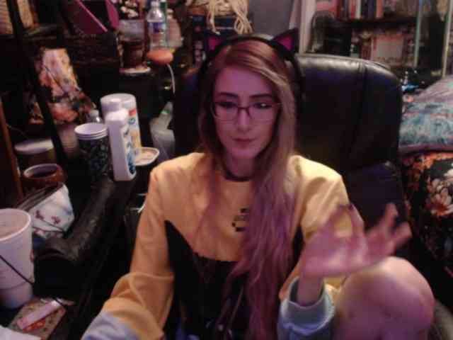 pussyxpaladin webcam