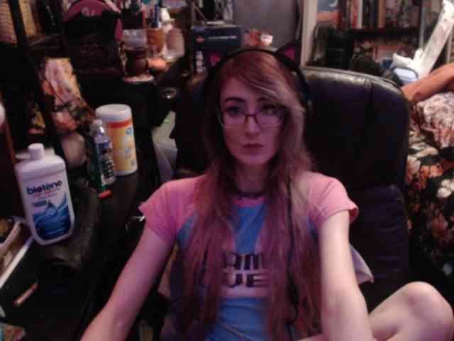 pussyxpaladin webcam