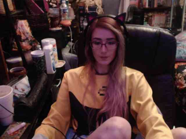 pussyxpaladin webcam