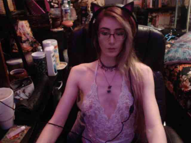 pussyxpaladin webcam