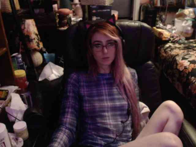 pussyxpaladin's live room