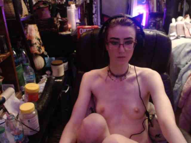 pussyxpaladin's live room