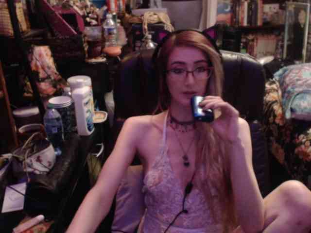 pussyxpaladin webcam