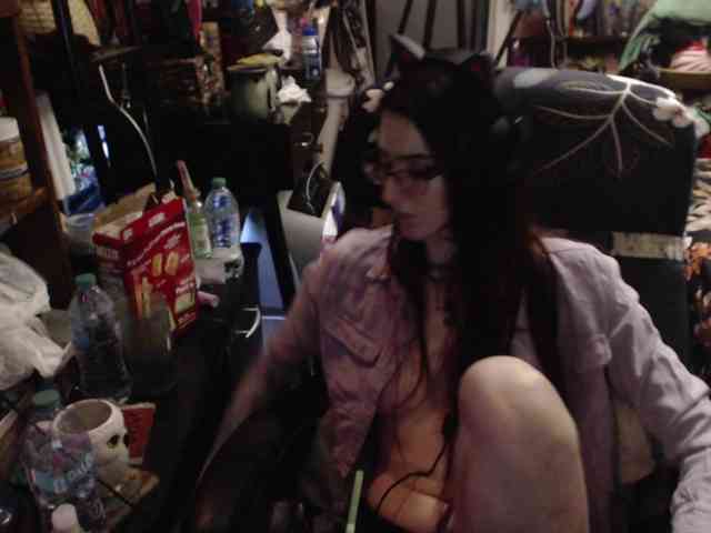 pussyxpaladin webcam