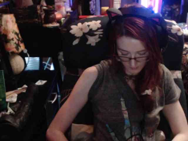 pussyxpaladin's live room