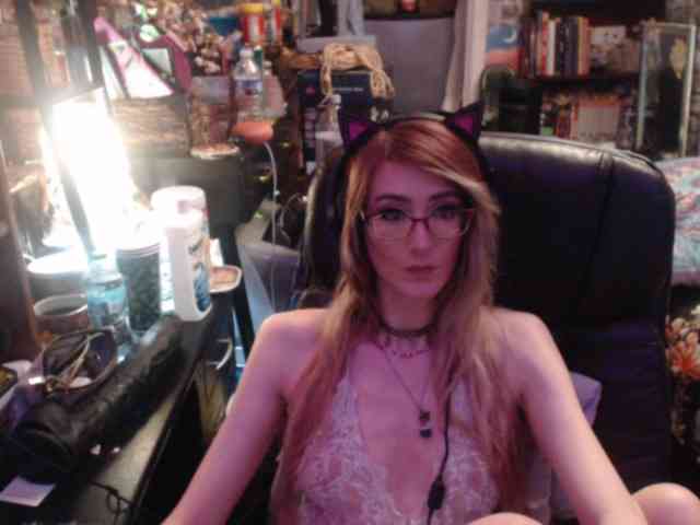 pussyxpaladin webcam