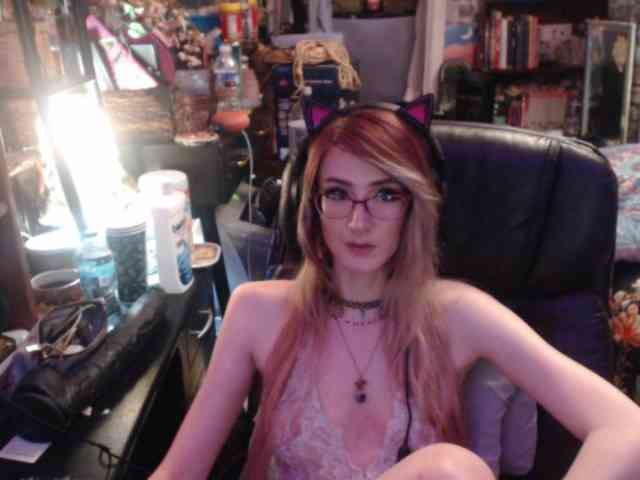 pussyxpaladin webcam