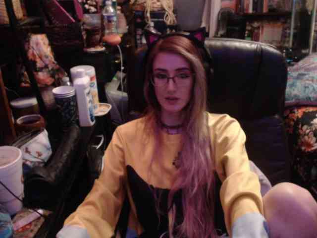 pussyxpaladin webcam