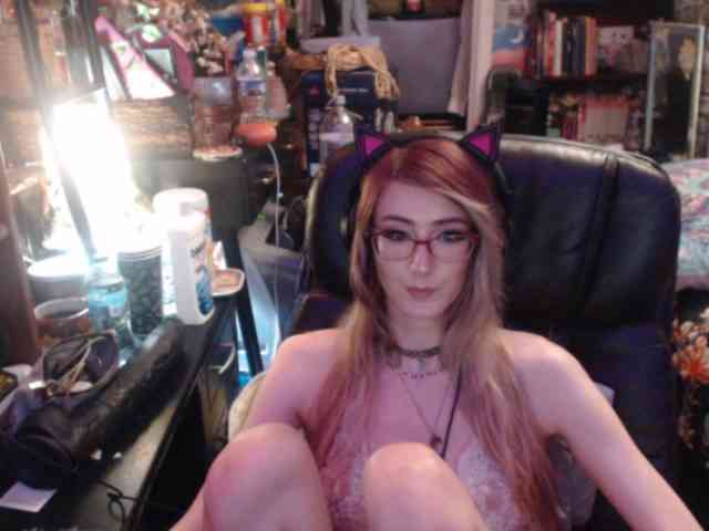 pussyxpaladin webcam