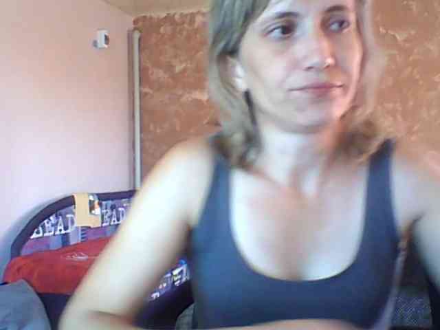 BabyLove4432 webcam