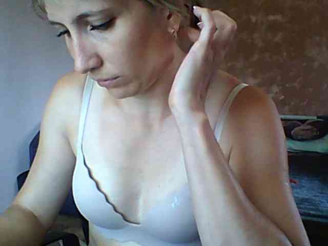 BabyLove4432 webcam