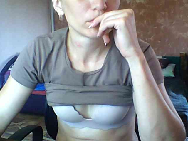 BabyLove4432 webcam